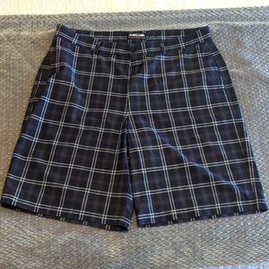 Kirkland Signature Shorts. Size 36. Black.